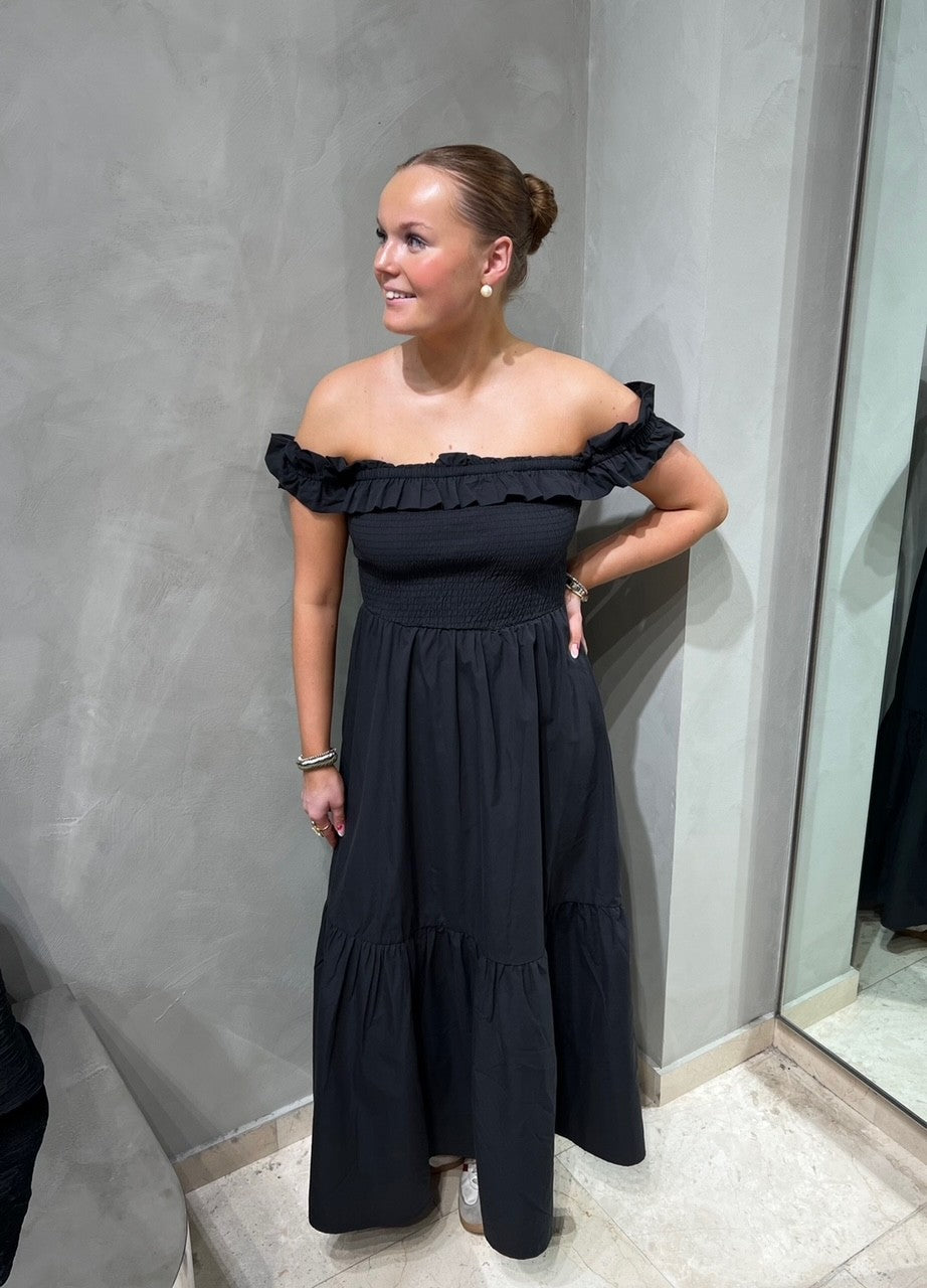 VIRINGA Midi Dress - Black Beauty